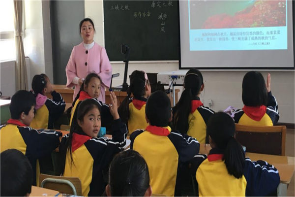 康定市公立小学排名榜 康定县东关小学上榜第二名列前茅