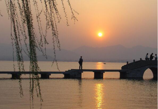 杭州十大景点排行榜 灵隐寺天目山均上榜,第一是必游之地