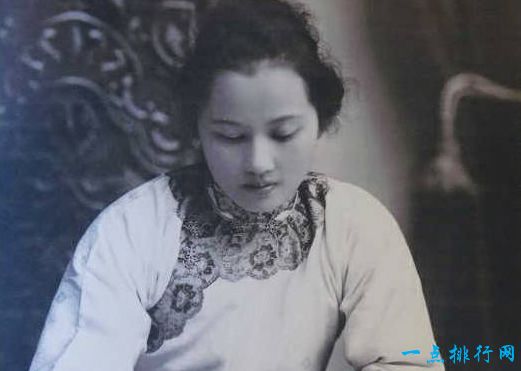 宋家三姐妹 (宋庆龄、宋美龄、宋蔼龄)