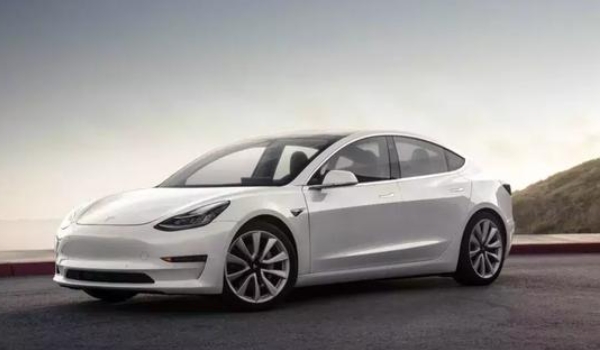 特斯拉model3多少钱一辆 model3落地价多少钱（大概24.50万元起）