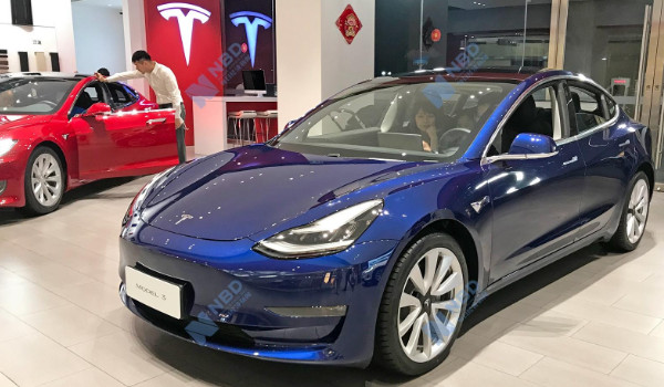 二手model3能卖多少钱 以往二手报价20.80-29.50万元（纯电动车保值率不高）