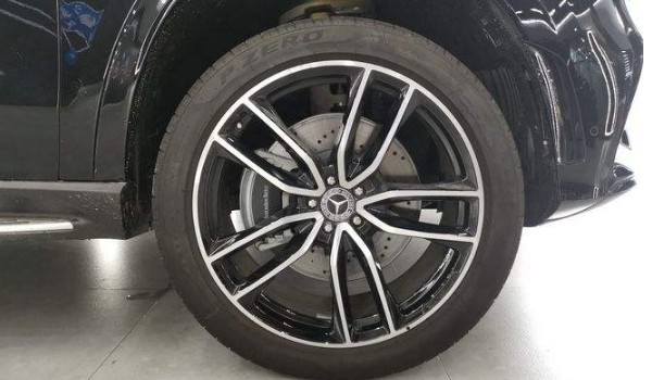 奔驰gls轮胎型号 奔驰gls轮胎尺寸多少(275/45 r21和315/40 r21)