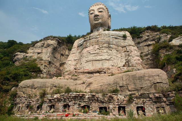 世界最古老的露天大佛：蒙山大佛距今有1400多年