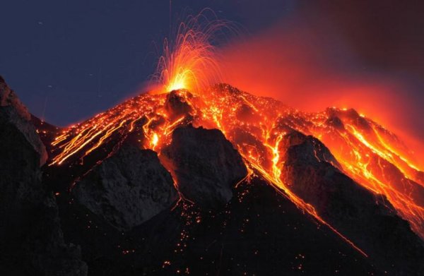 世界上喷发次数最多的活火山：埃特纳火山