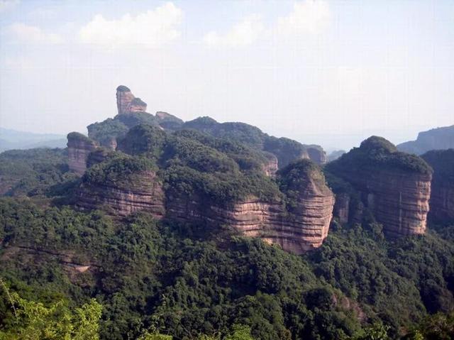 中国十大最美丹霞地貌：赤水丹霞地貌排第六，丹霞山排第一